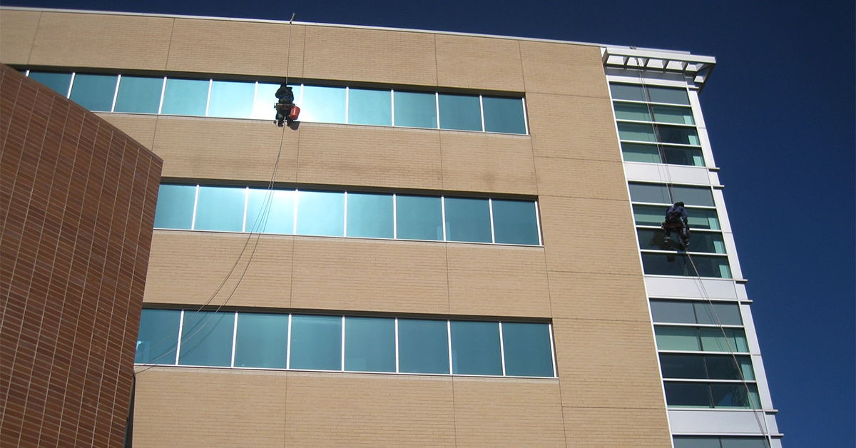 sqeegee window cleaning